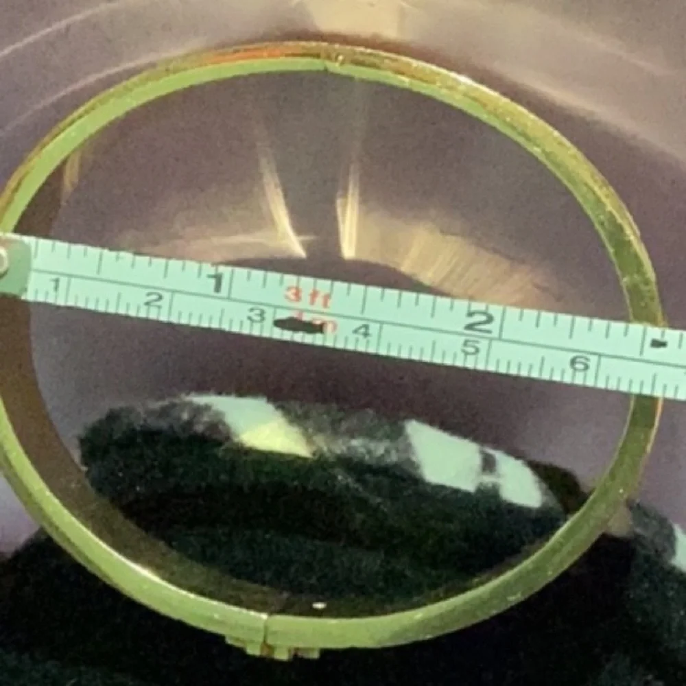 Tory Burch NWOT gold Cheetah Bangle with black velvet dust bag - Picture 3 of 9